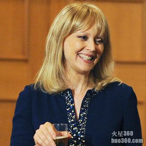 女星Shelley Long将回归客串《摩登家庭》 女星Shelley Long将回归客串《摩登家庭》
