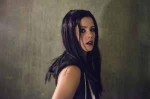 哥特版Felicity Smoak即将登场《绿箭侠》(Arrow)! 哥特版Felicity Smoak即将登场《绿箭侠》(Arrow)!